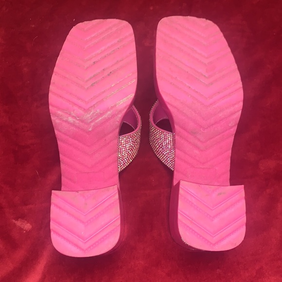 Rouge Helium Hot Pink Sparkly Strappy Thong Rubber Sandals 2” Block Heel Sz 8 - Picture 7 of 8